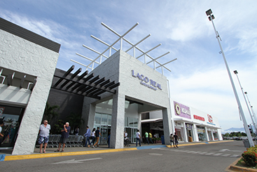 Lago Real Shopping Center